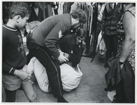 1971-2347 Conflict met de politie op de de hoek West van de Kruiskade en de Coolsestraat.