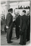 1971-854 Burgemeester P.J. Oud (in het midden) tijdens de bijeenkomst van de in Duitsland tewerkgestelde arbeiders in ...