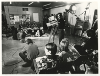 1972-2205 Het Medisch Centrum Ommoord tijdens een televisie-uitzending.