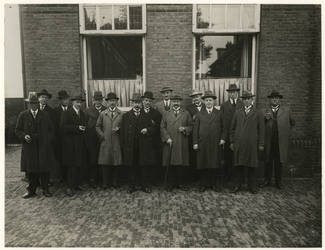 1973-1687 Een bezoek van Overschiese wethouders aan de Gemeente Gasfabriek Rotterdam.