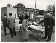 1973-365 Diplomatiestands van buitenlandse werknemers aan de Randweg.