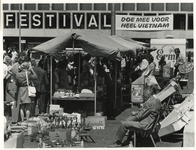 1973-607 Liefdadigheidsactie Rotterdam voor heel Vietnam in de Doelen en op het Schouwburgplein.