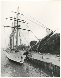 1973-629 Officieel bezoek van het Chileens opleidingsschip Esmeralda aan Rotterdam.