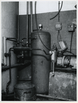 1977-3103 De ketels van de centrale gaarkeuken werden wegens gebrek aan kolen met koolteer gestookt. De gaarkeukens ...