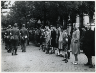 1977-3388 Vertrek van Duitse soldaten tijdens Dolle Dinsdag.