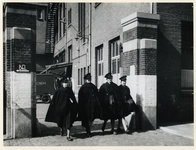 1977-3728 Vrouwelijke postbestellers bij de PTT (Post-, Telegraaf-en Telefoondienst) in Den Haag tijdens de ...