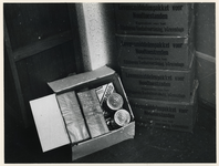 1977-3765 Levensmiddelenpakket voor noodtoestanden van het Rijksbureau voor de Voedselvoorziening, vanwege de ...