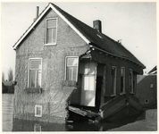 1977-3888 Een combinatie van zeer zware storm en springvloed veroorzaakt een watersnoodramp in Zeeland en delen van ...