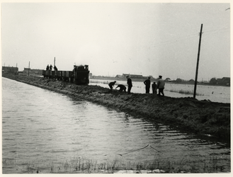 1977-3965 Een combinatie van zeer zware storm en springvloed veroorzaakt een watersnoodramp in Zeeland en delen van ...