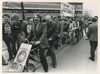 1978-1370 (Van links naar rechts) burgemeester André van der Louw en de wethouders J.G. van der Ploeg, Mentink, ...