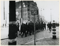 1978-3170 Vertrekkende Duitse soldaten op de Coolsingel in de dagen na de bevrijding.