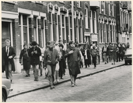 1984-50 Wethouder Vermeulen bezoekt de wijk Bospolder-Tussendijken.