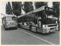 1987-2386 De RET heeft de derde generatie stadsbussen in gebruik genomen. De bus heet officieel Standaard Autobus 2000.