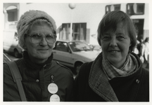 1989-314 Twee deelnemers aan de manifestatie Internationale Vrouwendag.