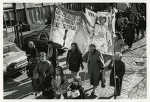 1989-315 Vertrek van de demonstratie uit de Gouvernestraat ter gelegenheid van Internationale Vrouwendag.