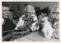 1992-1501 Mevrouw S. Beindorff-Been, Rotterdams oudste inwoner, viert in verzorgingshuis Atrium haar 107e verjaardag.