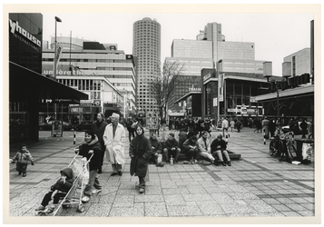 1993-3119 De Volkskrantdag tijdens het Film Festival Rotterdam.