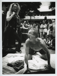 1994-2095 Oranjeboom Straatfestival. Onder ruime publieke belangstelling voeren artiesten hun act op tijdens het ...