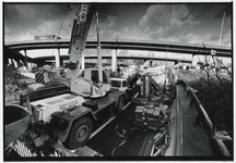 1995-1059 Ongeluk Kleinpolderplein. Een enorme ravage is het gevolg van een ongeluk met een vrachtwagen op het ...