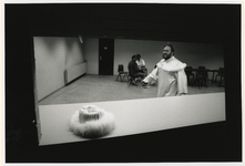 1996-781 Opvoering Opera Turandot. Musici, acteurs en zangers maken zich gereed voor de opvoering van de Opera Turandot ...