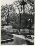 XXXIII-1250-04-02-3 Tijdens de Internationale Tuinbouwtentoonstelling Floriade, bol-en zomergewassen in het Park. Op de ...