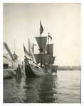 XXXIII-252-00-01-2 Het schip De Halve Maen in de Veerhaven tijdens de Hudson-Fulton feesten, ter ere van Henry Hudson ...
