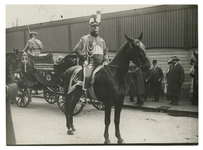 XXXIII-273-2 Een soldaat te paard tijdens de viering van het Eeuwfeest van het herstel van de Nederlandse onafhankelijkheid.