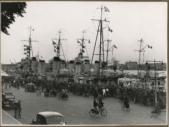 XXXIII-507 Bezoek van Franse oorlogsschepen aan de Parkhaven.