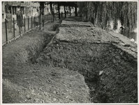 XXXIII-540-1 Op de Bergsingel worden schuilloopgraven aangelegd.