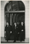 XXXIII-705-05-1 Bezoek van de Engelse politicus (premier) Sir Winston Churchill aan Rotterdam. In het het stadhuis ...