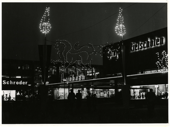 XXXIII-919-02-3 Illuminatie van het winkelcentrum Lijnbaan, gedurende de Lichtweken, gehouden ter gelegenheid van het ...