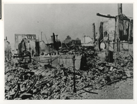 1968-510 Gezicht op de door het Duitse bombardement van 14 mei 1940 getroffen Boompjes. Als gevolg van dit bombardement ...