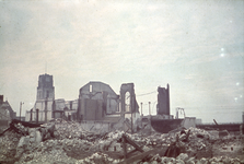1978-2710 De synagoge aan de Gedempte Botersloot na het bombardement van 14 mei 1940. Op de achtergrond het ...