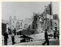 1978-2941 Gezicht op de door het Duitse bombardement van 14 mei 1940 getroffen Boompjes. Het verwoeste Rijks Entrepôt, ...
