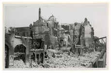 XXXIII-568-01-7 De verwoeste omgeving van de Boompjes, bij de Nationale, na het Duitse bombardement van 14 mei 19404.