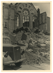 XXXIII-569-16-29 Gezicht in de door het Duitse bombardement van 14 mei 1940 getroffen Kruiskade. Met restanten van de ...