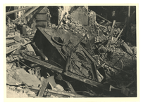 XXXIII-569-16-7 Puinresten na het bombardement van 14 mei 1940. Op de voorgrond de keuken van het Coolsingelziekenhuis.