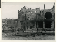 XXXIII-569-25-36 Puinresten van gebouwen na het Duitse bombardement van 14 mei 1940. Het Hofplein met station Hofplein ...