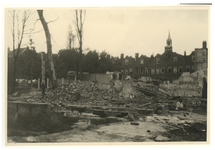 XXXIII-569-27-22 Gezicht in de door het Duitse bombardement van 14 mei 1940 getroffen Witte de Withstraat, als gevolg ...