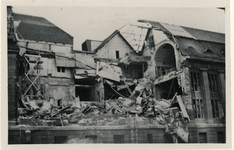 XXXIII-569-36-48 Restanten van de zijkant van het postkantoor aan de Meentzijde, na het Duitse bombardement van 14 mei 1940.