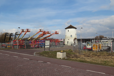121 Bedrijventerrein aan de Delftweg in Overschie met het restant van molen De Hoop.