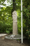 2022-111 Monument De Wacht op de Algemene Begraafplaats in Crooswijk. Een oorlogsmonument o ter herdenking van drie ...